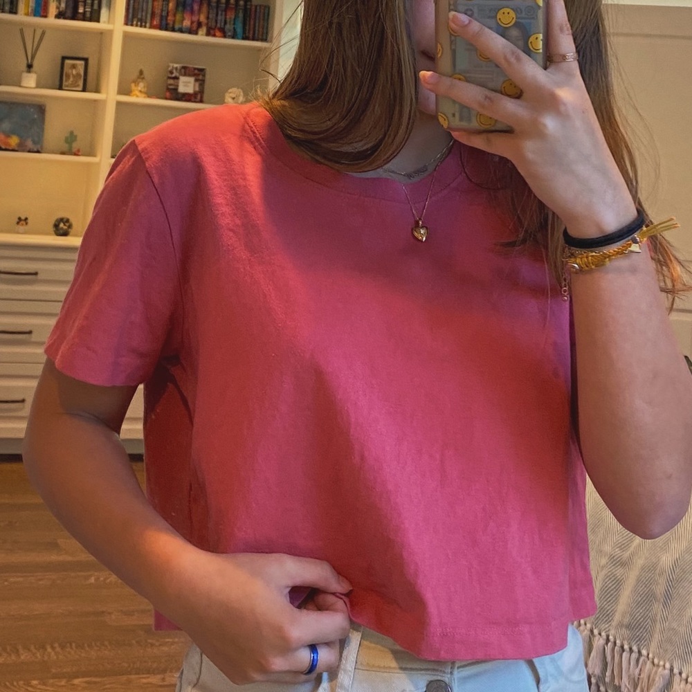 urban outfitters pink tshirt